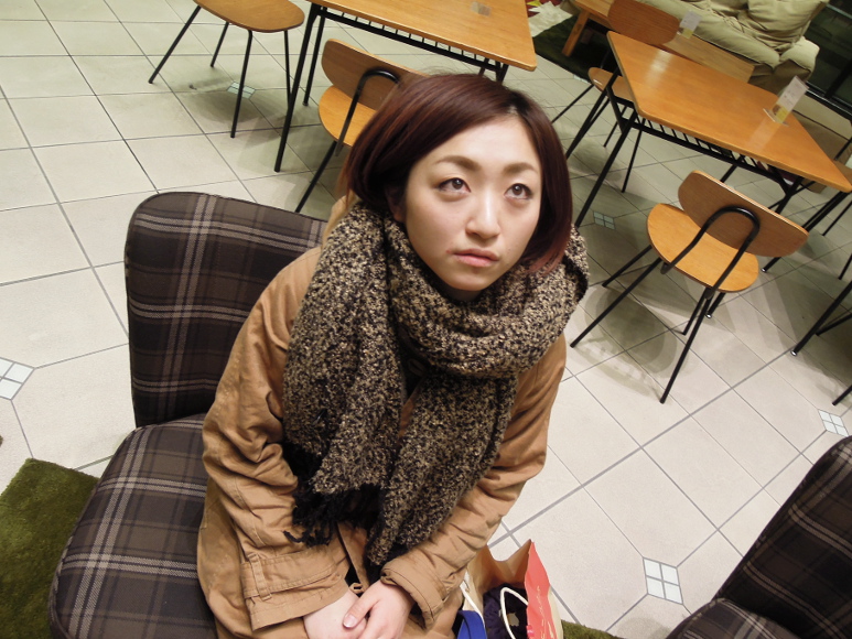 安達 綾子
