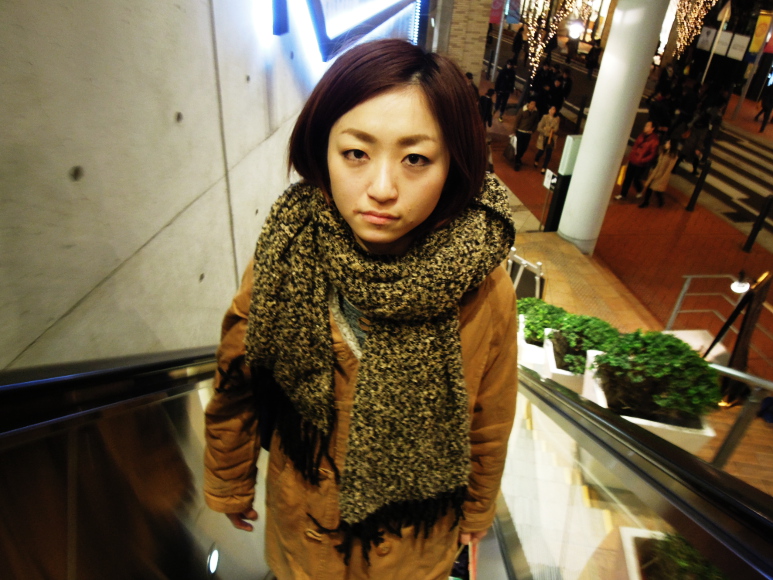 安達 綾子