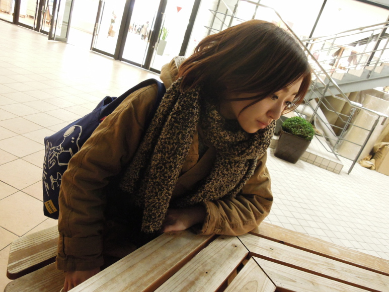 安達 綾子