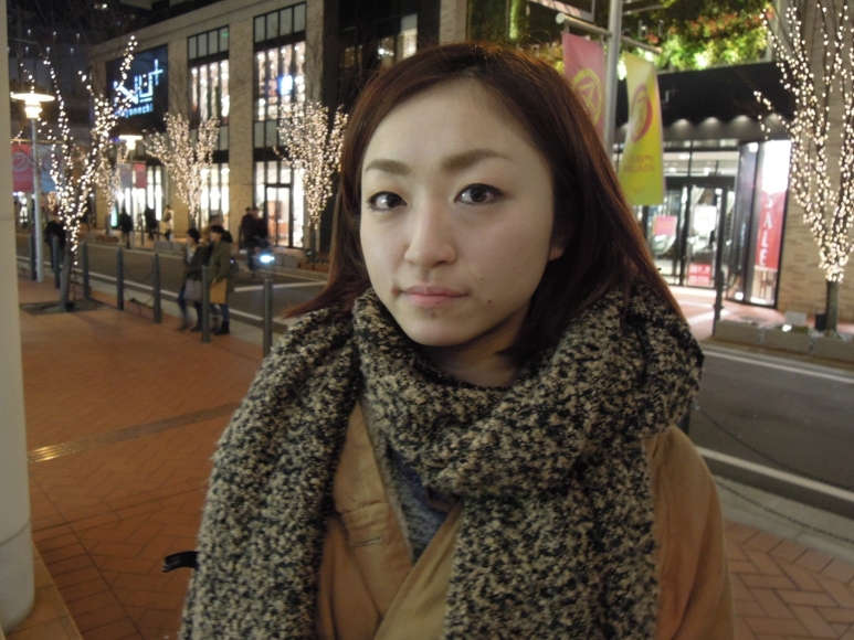 安達 綾子