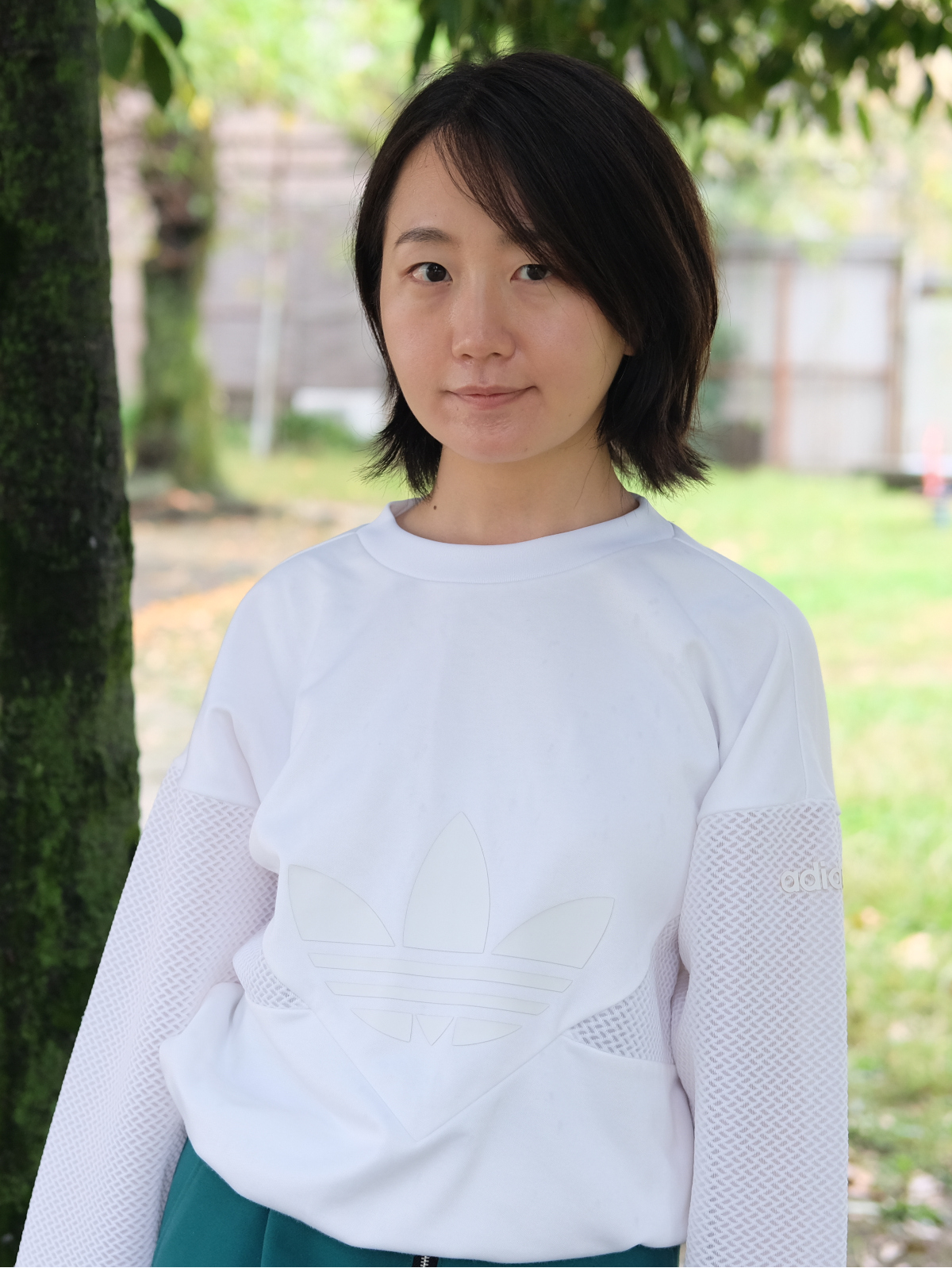 香川 由依