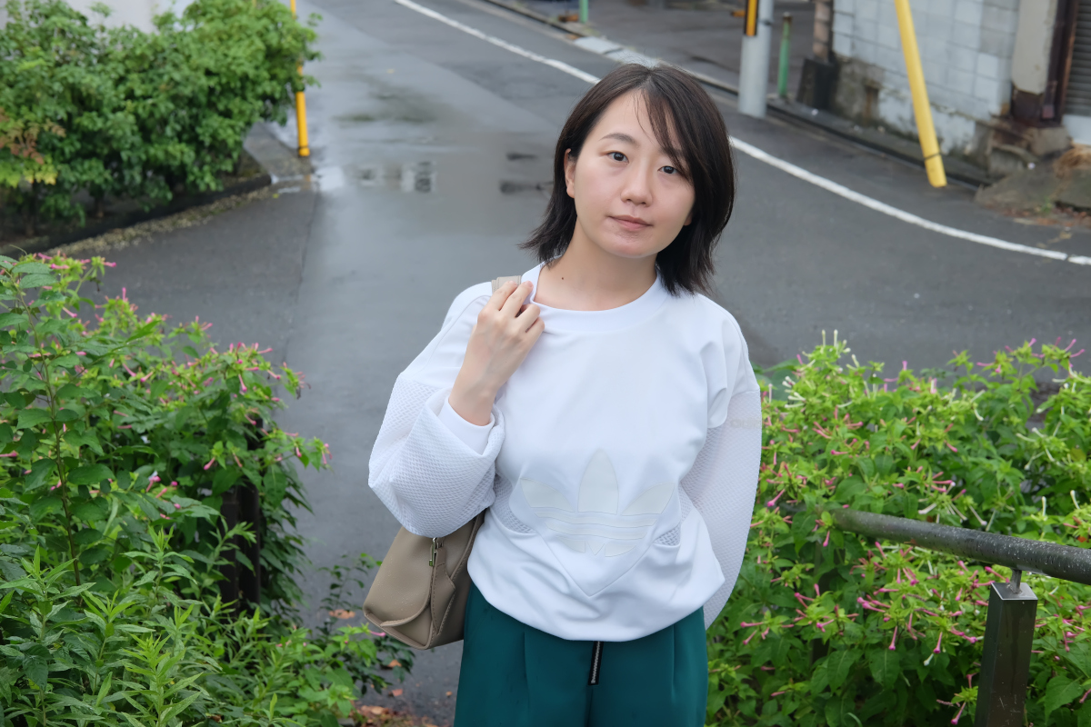 香川 由依